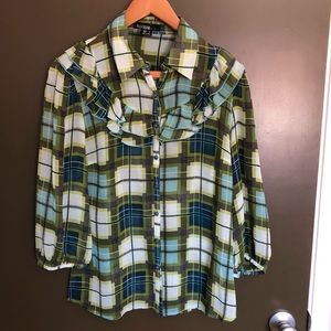 Kensie Pretty button down shirt. Size large.